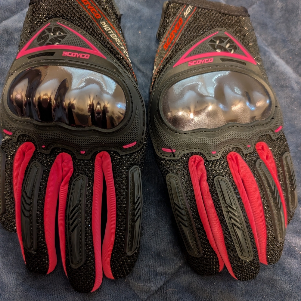 Scoyco Black and Red Motorcycle Gloves